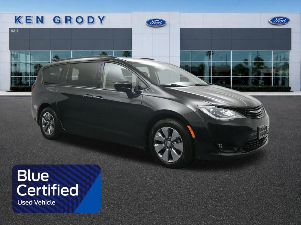 Used 2018 Chrysler Pacifica Limited w/ Advanced Safetytec Group