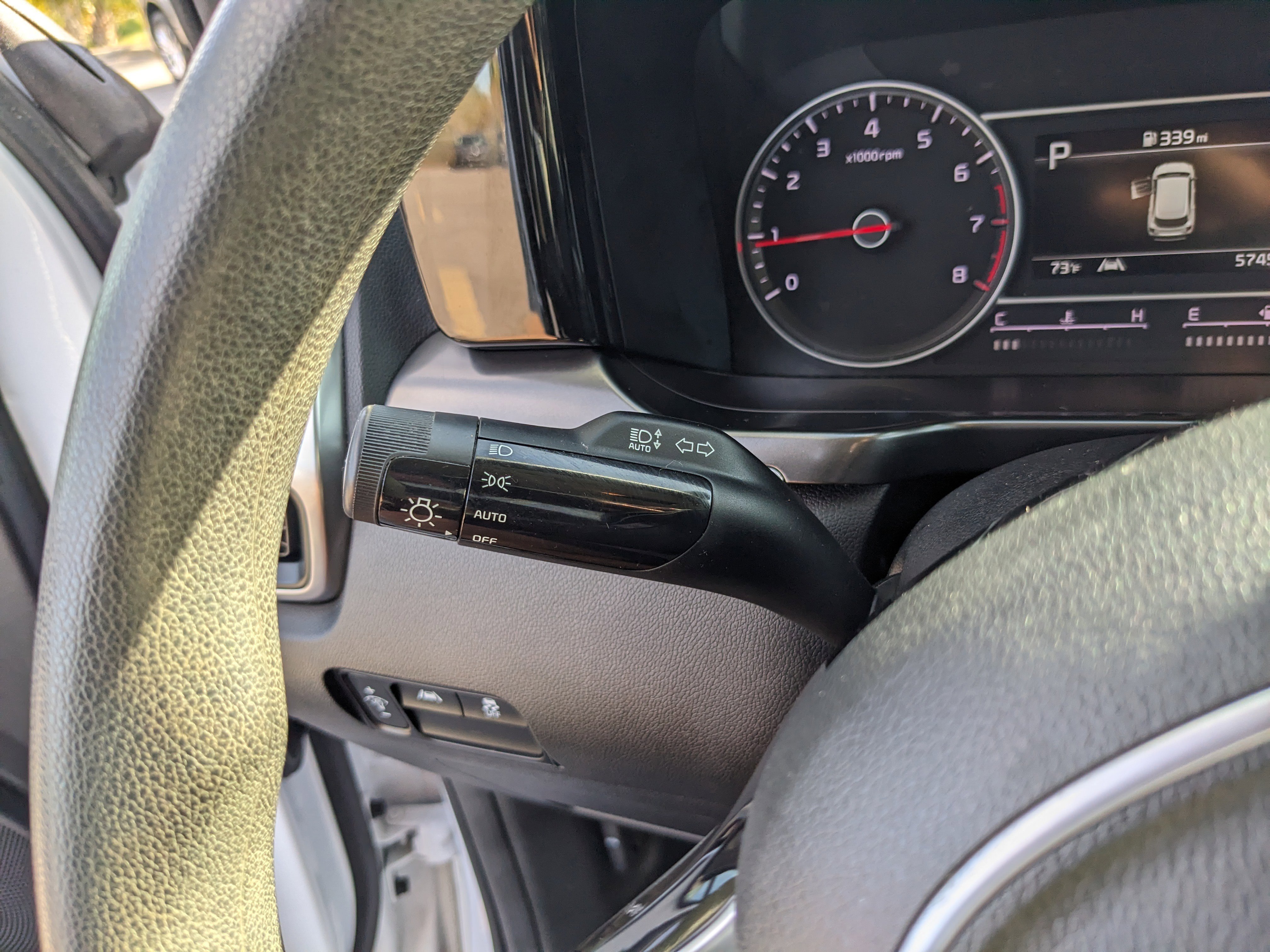 Used 2023 Kia Sorento LX image 29