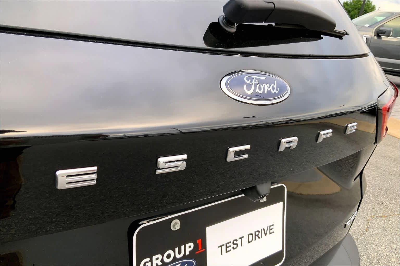 Certified 2025 Ford Escape ST-Line Select AWD/4WD image 29