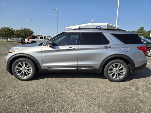 Certified 2024 Ford Explorer XLT w/ Equipment Group 202A RWD image 4