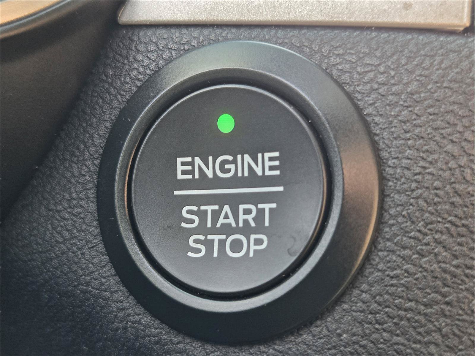 Certified 2020 Ford Escape SE FWD image 19