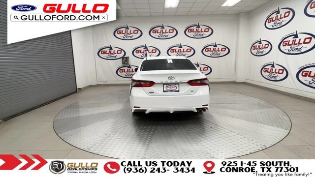 Used 2024 Toyota Camry SE FWD image 3