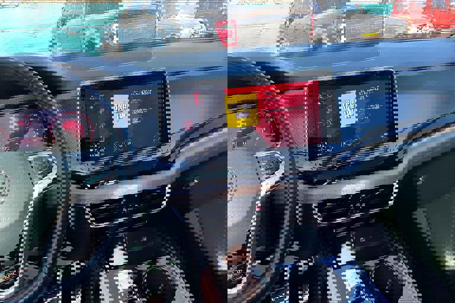 Used 2024 Volkswagen Atlas Peak Edition SE AWD/4WD image 7