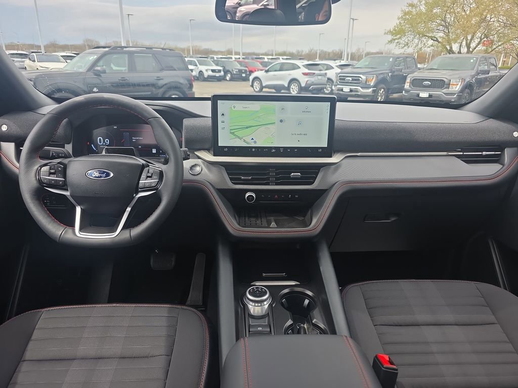 Certified 2025 Ford Explorer ST-Line w/ Premium Package image 26