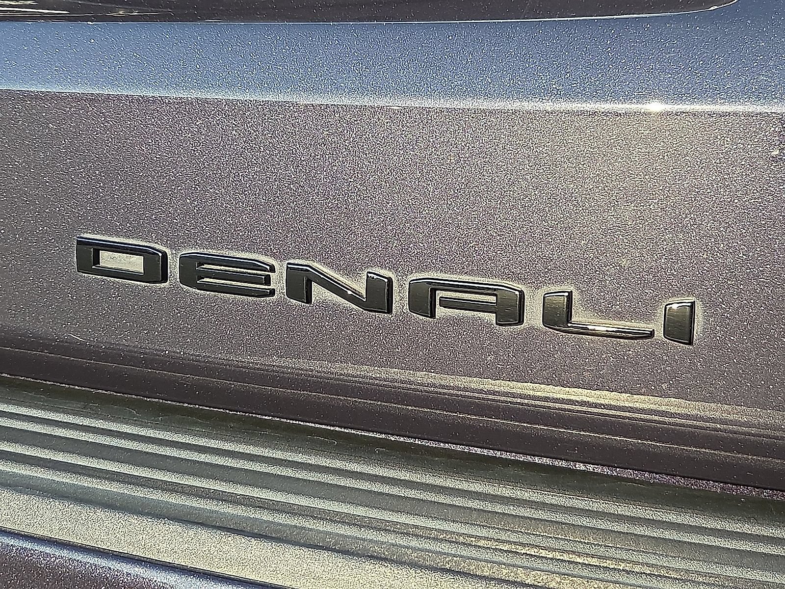 Used 2023 GMC Yukon Denali AWD/4WD image 9