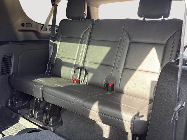 Used 2023 Chevrolet Suburban Z71 w/ Luxury Package image 24