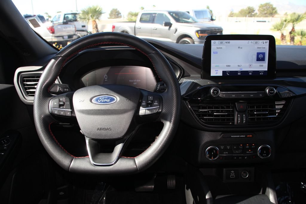 Certified 2025 Ford Escape ST-Line Select AWD/4WD image 17