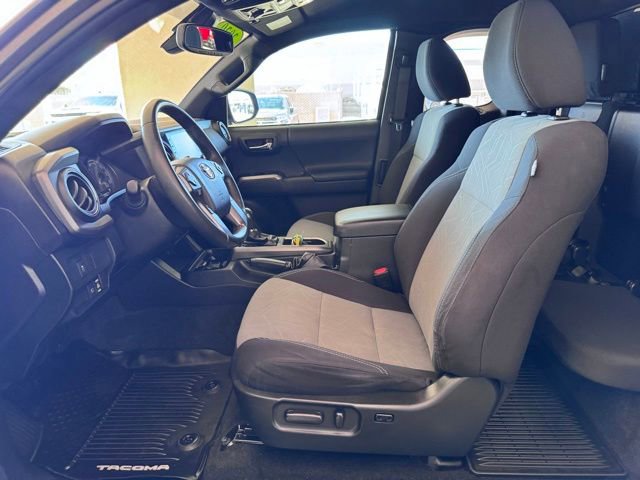 Used 2020 Toyota Tacoma TRD Off-Road w/ TRD Premium Off Road Package AWD/4WD image 9