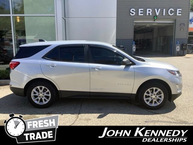 Used 2020 Chevrolet Equinox LS w/ LS Convenience Package AWD/4WD image 2