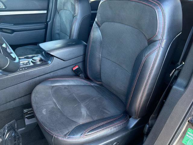 Certified 2018 Ford Explorer XLT w/ Equipment Group 202A AWD/4WD image 17
