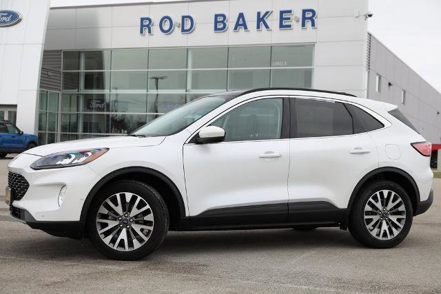 Certified 2021 Ford Escape Titanium w/ Class II Trailer Tow Package image 3