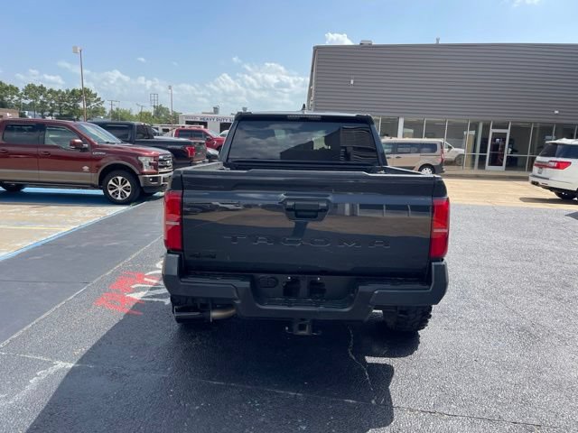 Used 2025 Toyota Tacoma SR5 AWD/4WD image 6