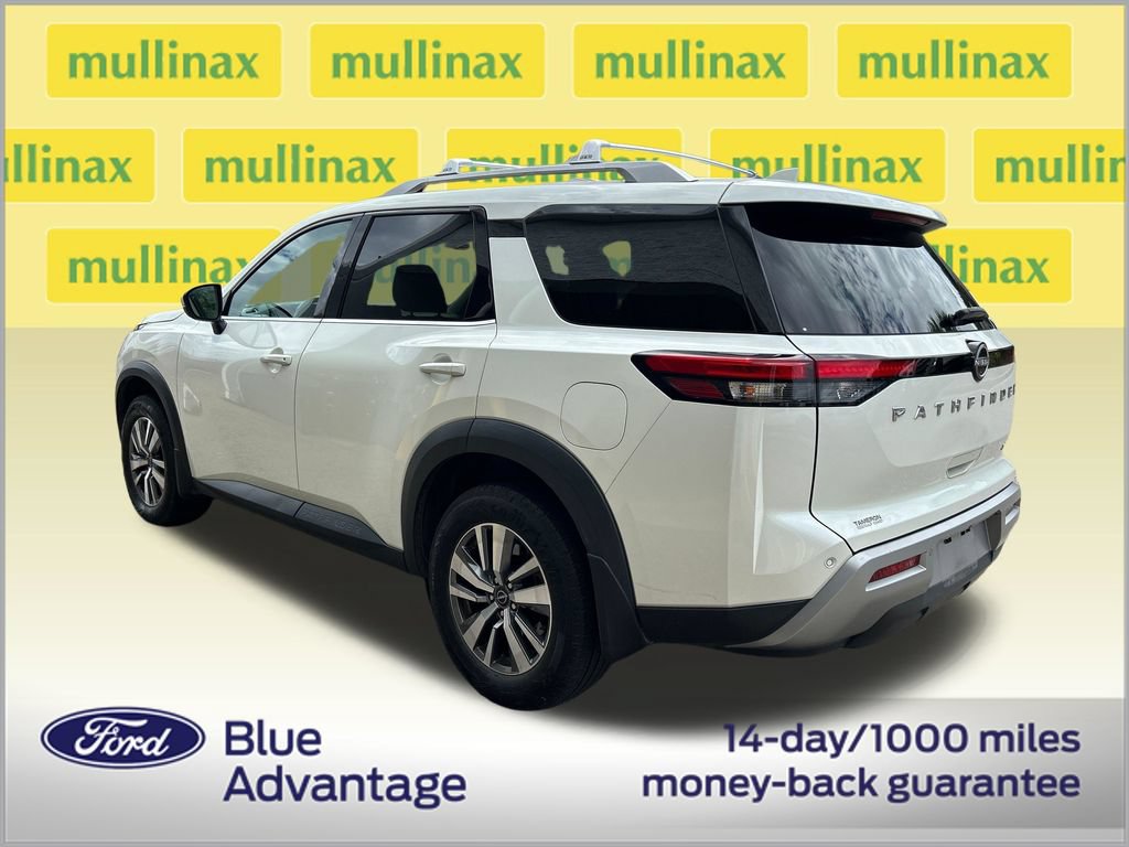 Used 2023 Nissan Pathfinder SL FWD image 3