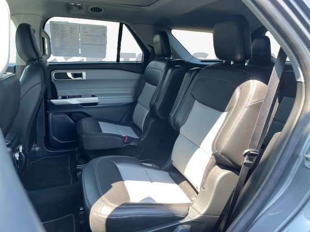 Certified 2022 Ford Explorer XLT w/ Equipment Group 202A AWD/4WD image 13