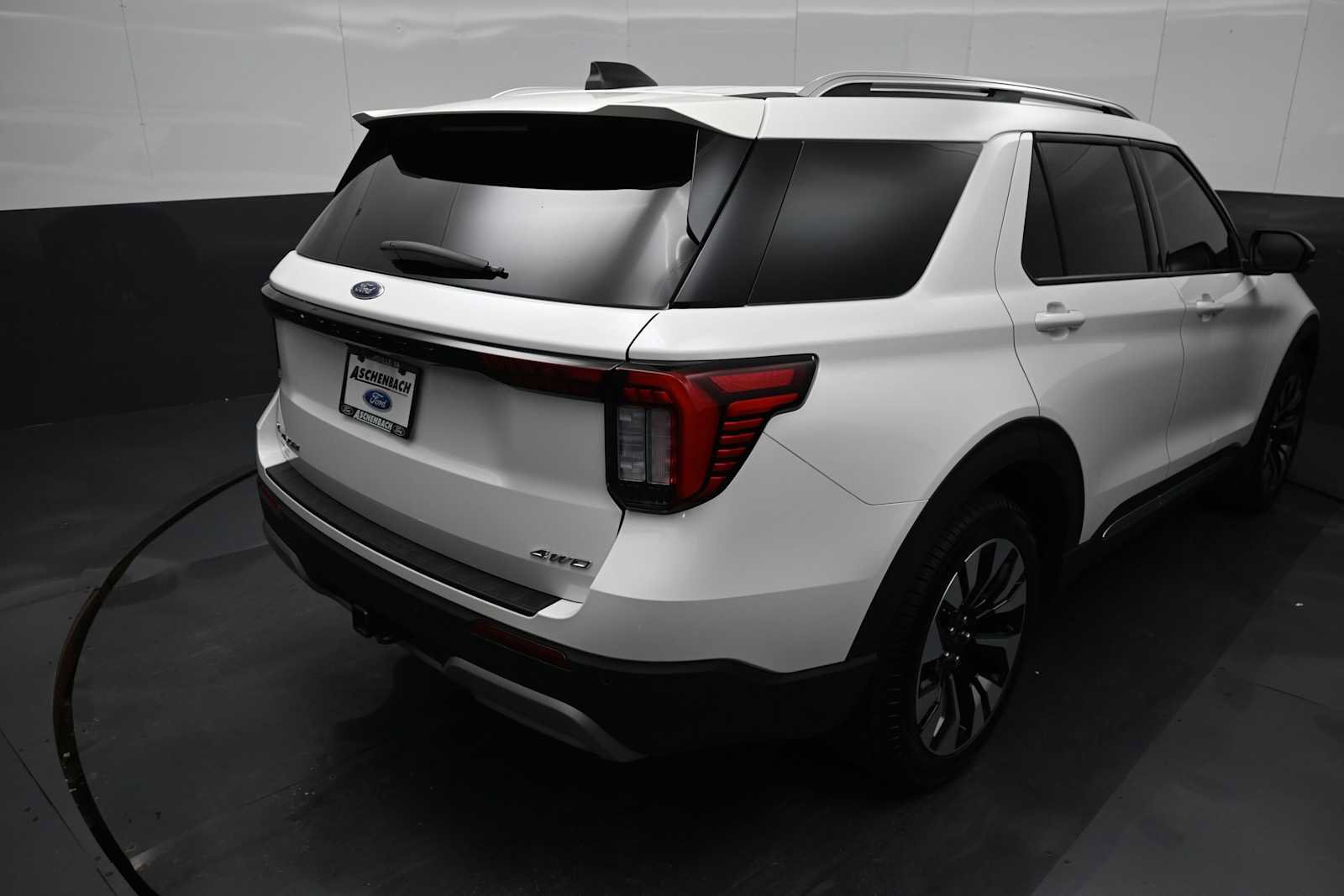 Certified 2026 Ford Explorer Platinum w/ LUX Leather Package AWD/4WD image 13