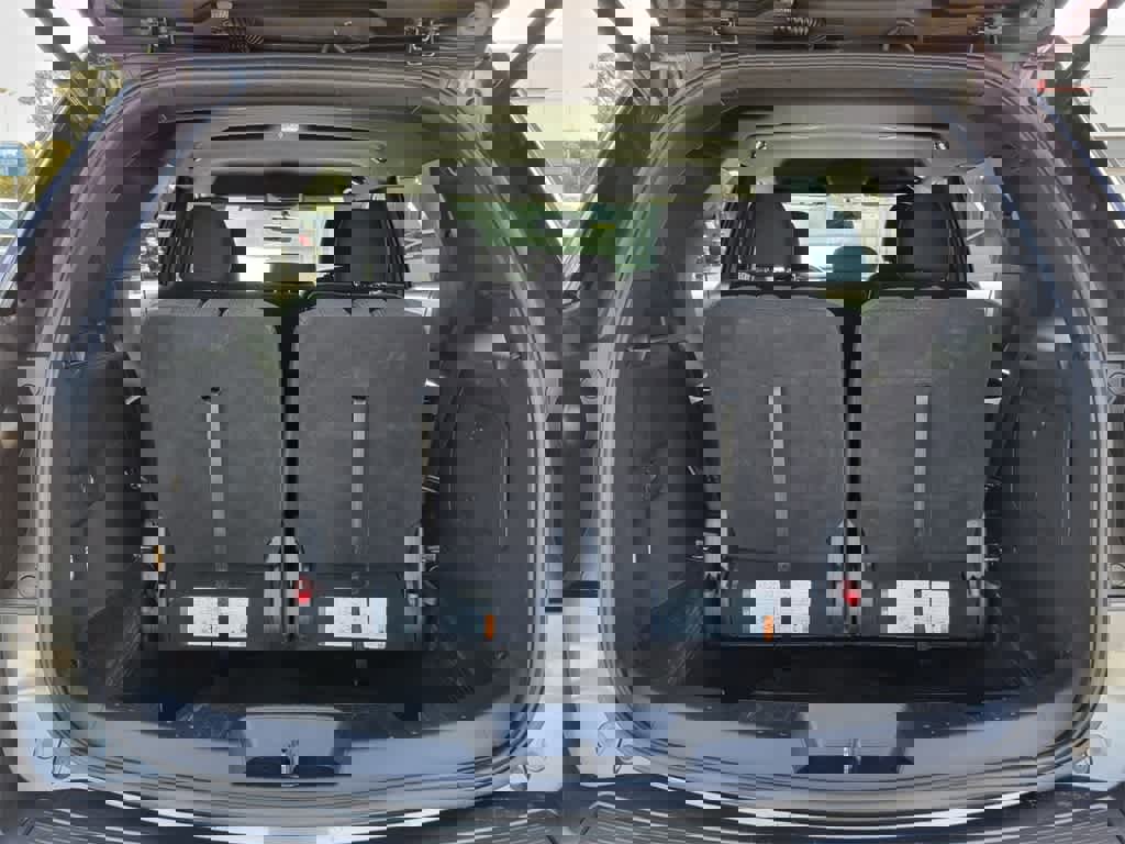 Certified 2019 Ford Explorer XLT w/ Equipment Group 201A image 14