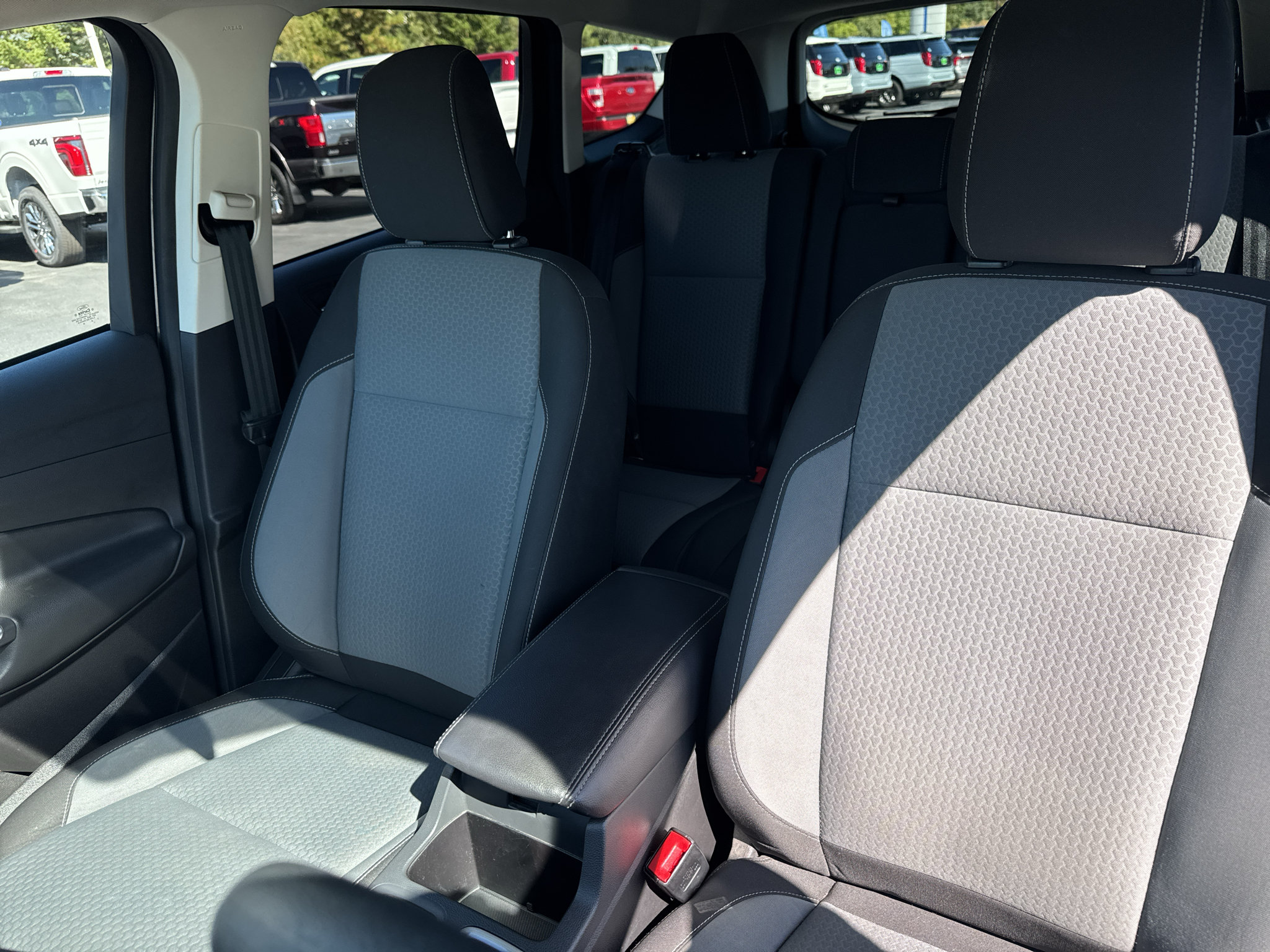 Certified 2018 Ford Escape SE w/ SE Sync 3 Package AWD/4WD image 12
