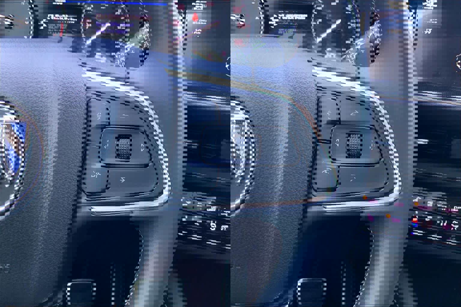 Used 2022 Buick Envision Essence w/ Sport Touring Package FWD image 25