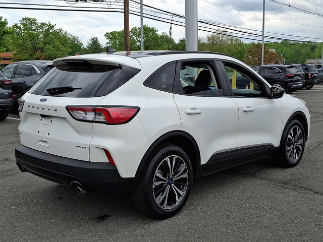 Certified 2022 Ford Escape SE w/ SE Sport Appearance Package AWD/4WD image 11
