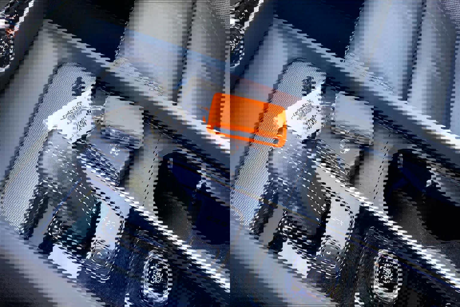 Used 2022 Volvo S60 B5 R-Design image 14