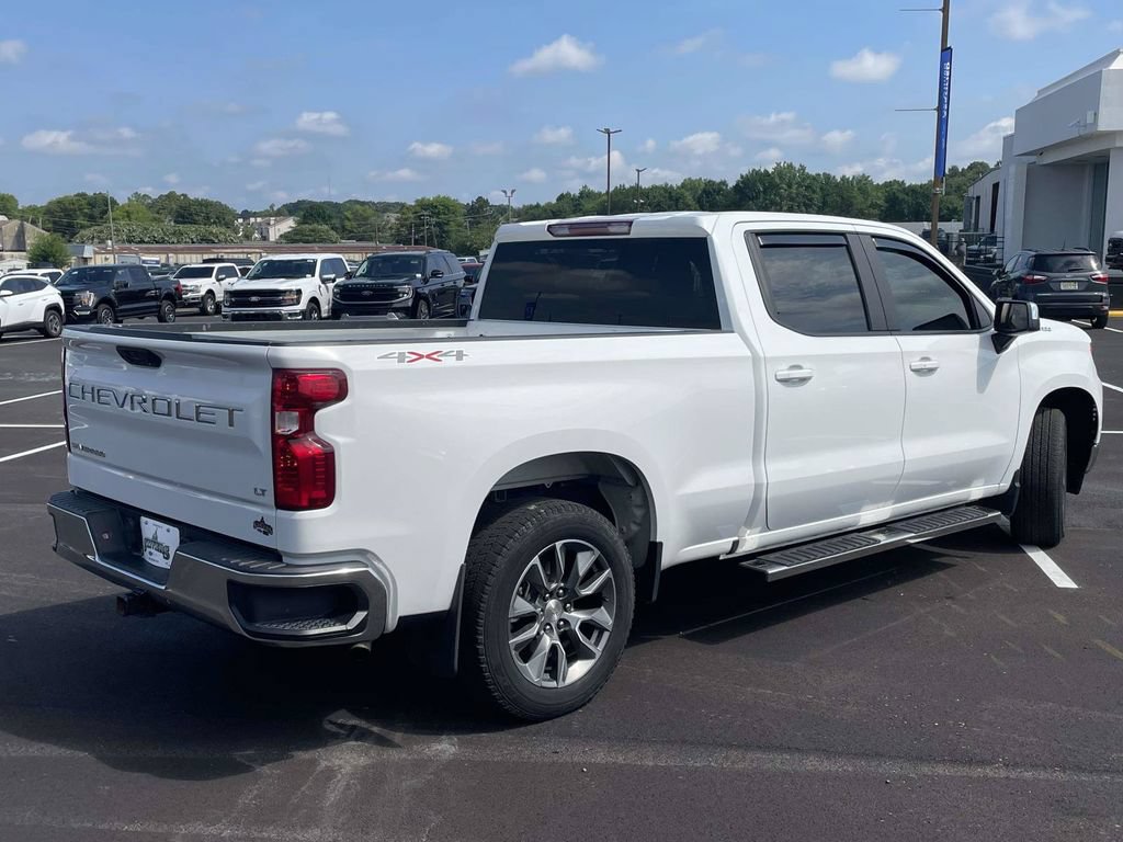 Used 2022 Chevrolet Silverado 1500 LT AWD/4WD image 3