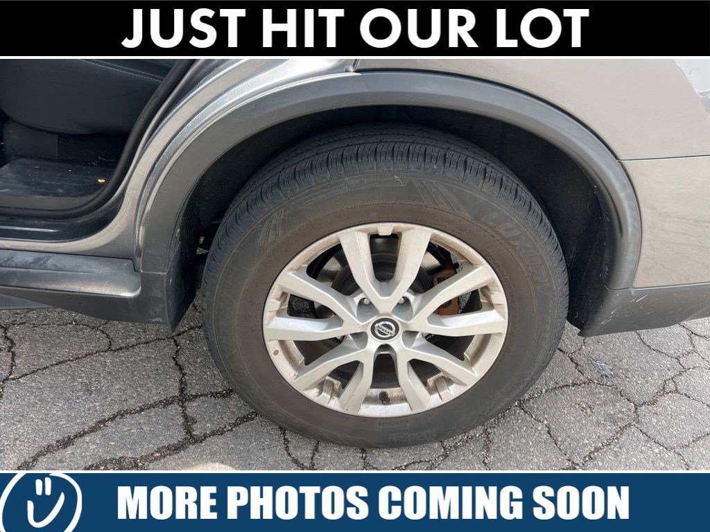 Used 2018 Nissan Rogue SV AWD/4WD image 3