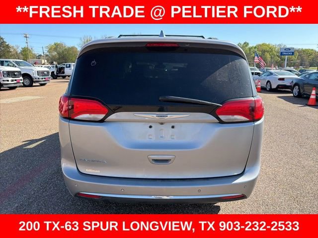 Used 2019 Chrysler Pacifica Touring-L Plus w/ Tire & Wheel Group image 4