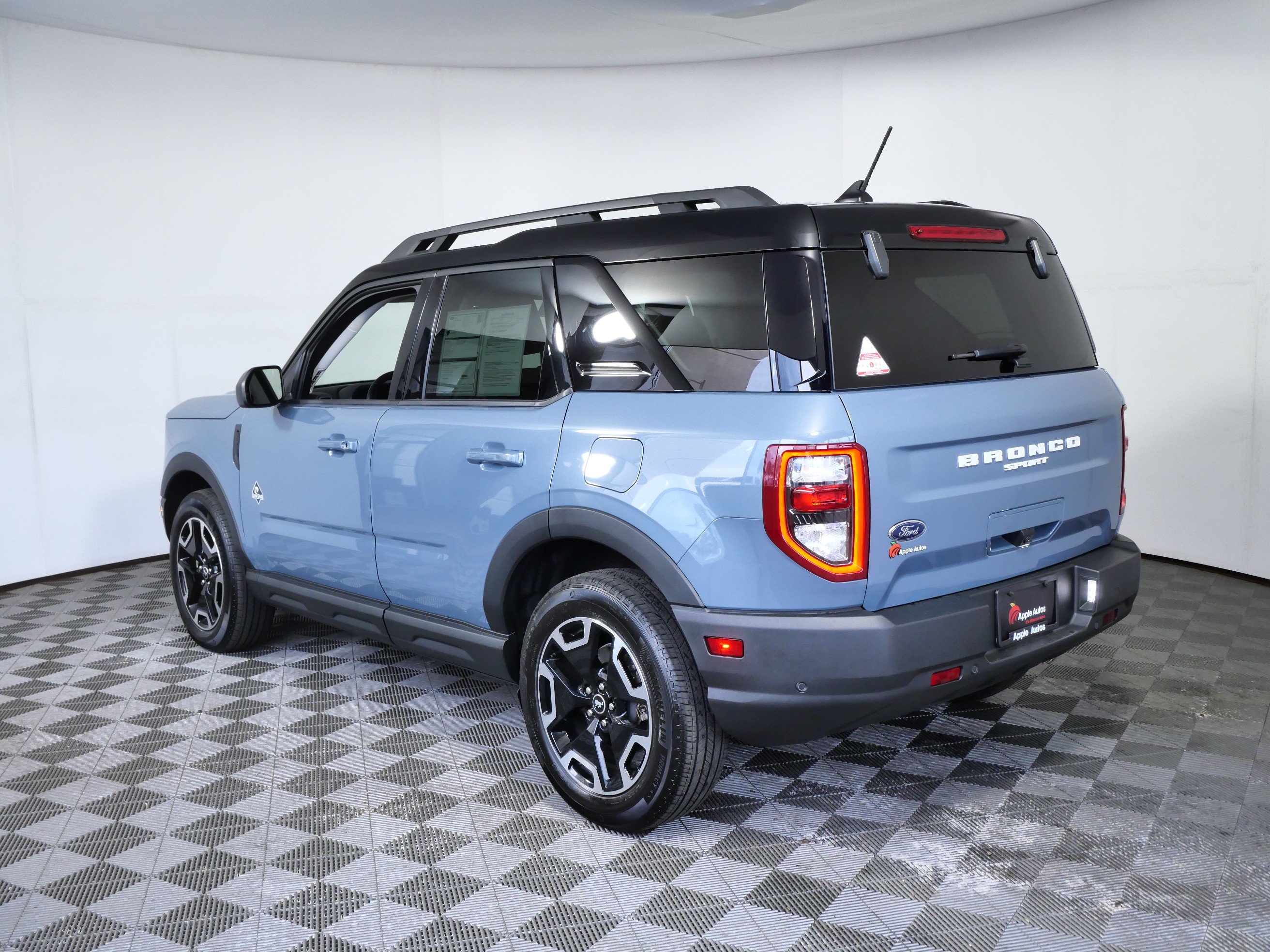 Certified 2024 Ford Bronco Sport Outer Banks w/ Tech Package AWD/4WD image 6