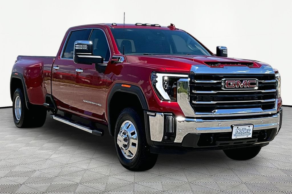 Used 2025 GMC Sierra 3500 SLT w/ SLT Premium Package AWD/4WD image 12