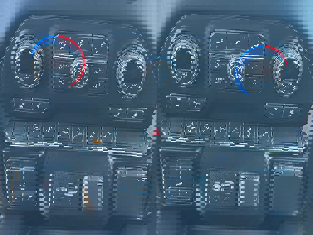 Used 2020 Chevrolet Silverado 1500 RST image 28