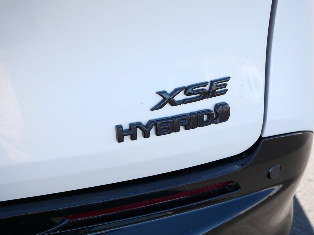 Used 2023 Toyota Sienna XSE AWD/4WD image 10