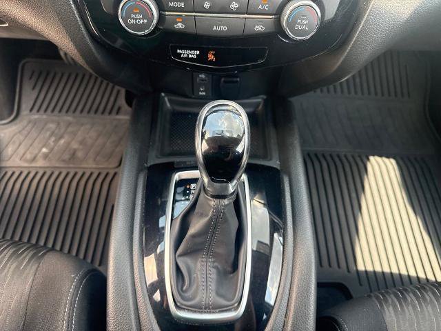 Used 2017 Nissan Rogue SV FWD image 22