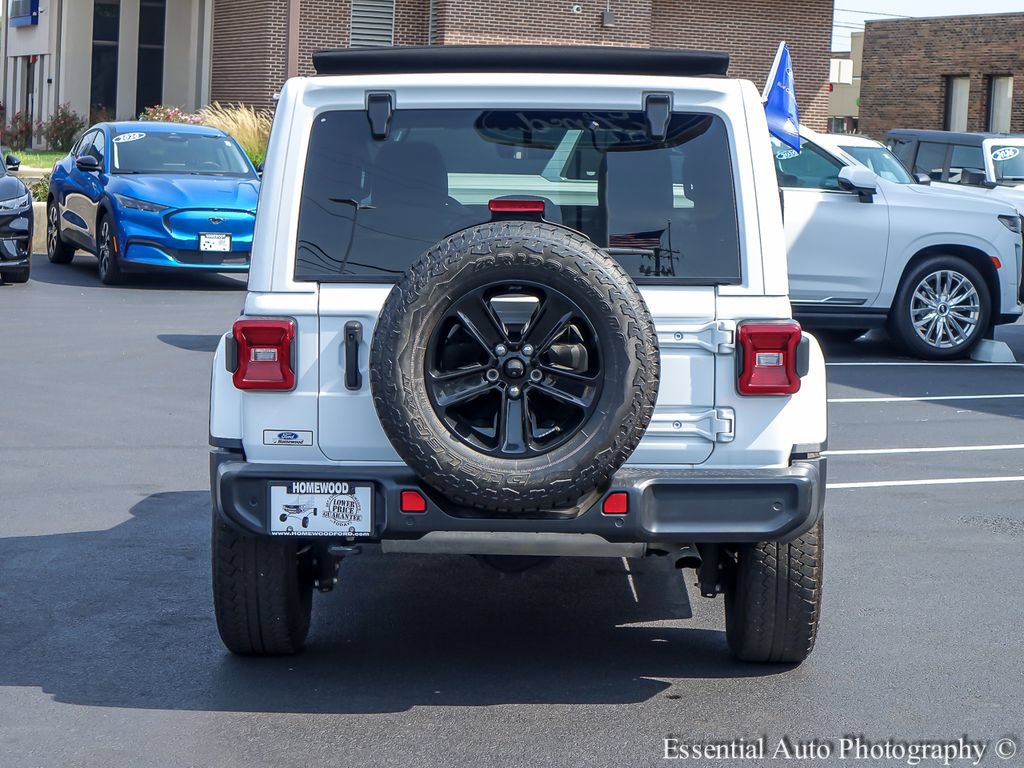 Used 2023 Jeep Wrangler Unlimited Sahara AWD/4WD image 6