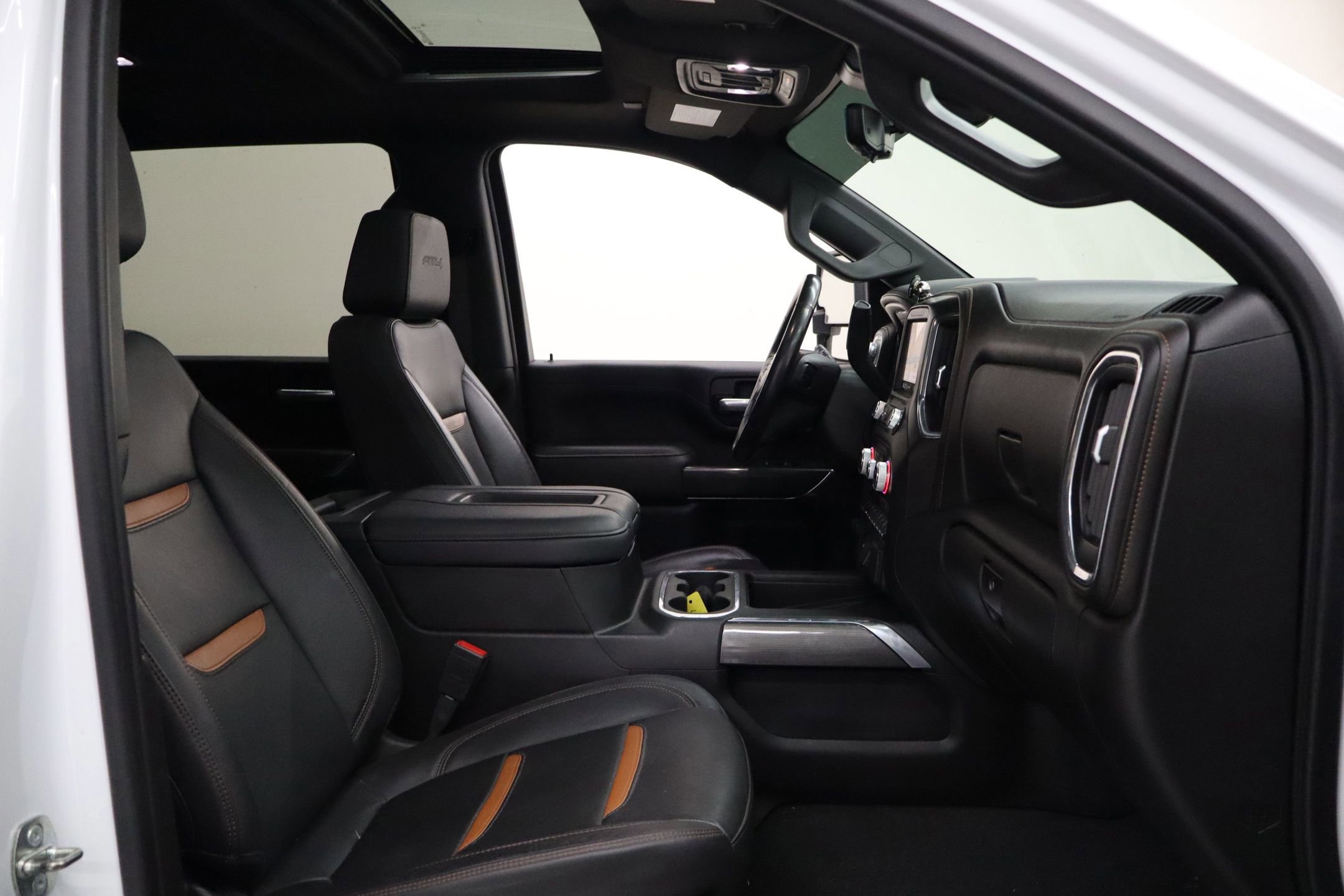 Used 2021 GMC Sierra 2500 AT4 w/ AT4 Premium Plus Package image 28