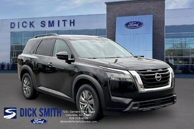 Used 2025 Nissan Pathfinder SV FWD image 3