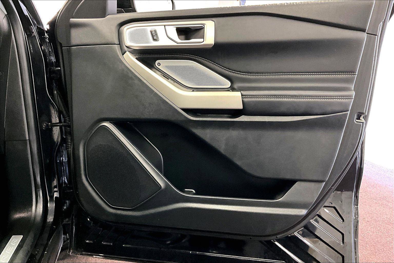 Certified 2022 Ford Explorer Limited w/ Limited Technology Package image 23