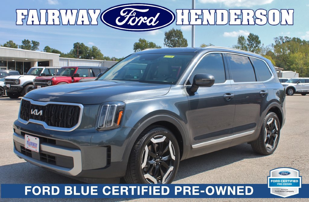 Used 2023 Kia Telluride EX w/ EX Captain's Chair Package