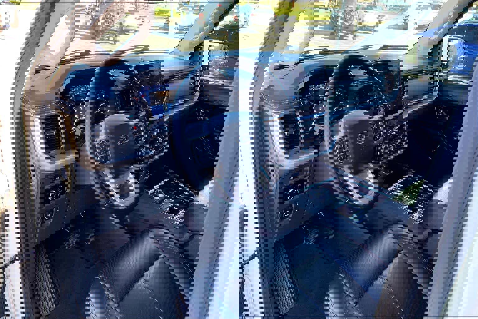 Certified 2023 Ford Expedition XLT image 16