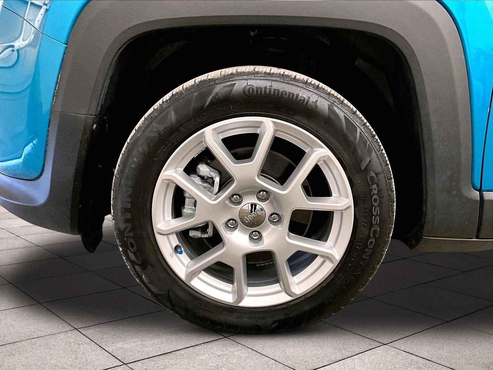 Used 2021 Jeep Renegade Latitude FWD image 8