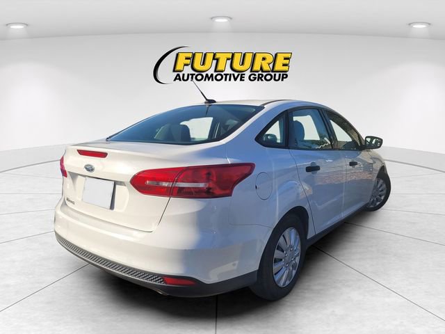 Certified 2017 Ford Focus S FWD image 3