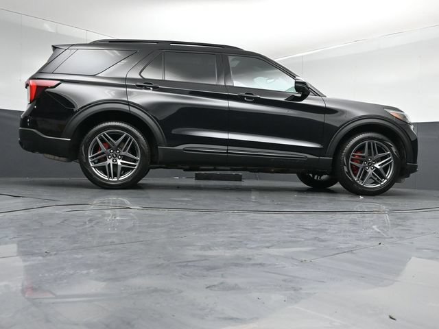 Certified 2025 Ford Explorer ST-Line w/ Premium Package AWD/4WD image 46