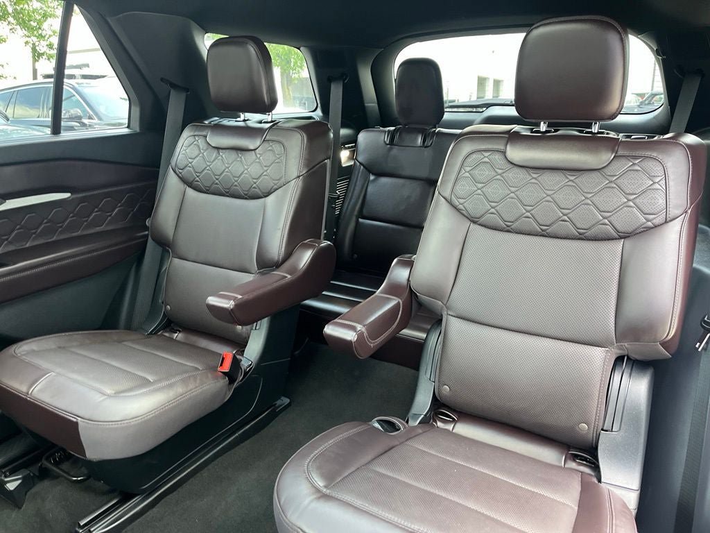 Certified 2025 Ford Explorer Platinum w/ Ultimate Package AWD/4WD image 14