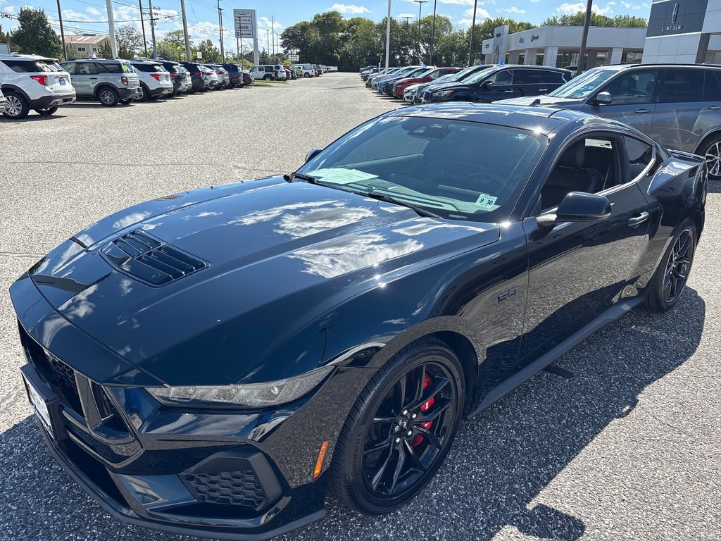 Certified 2025 Ford Mustang GT Premium RWD image 4
