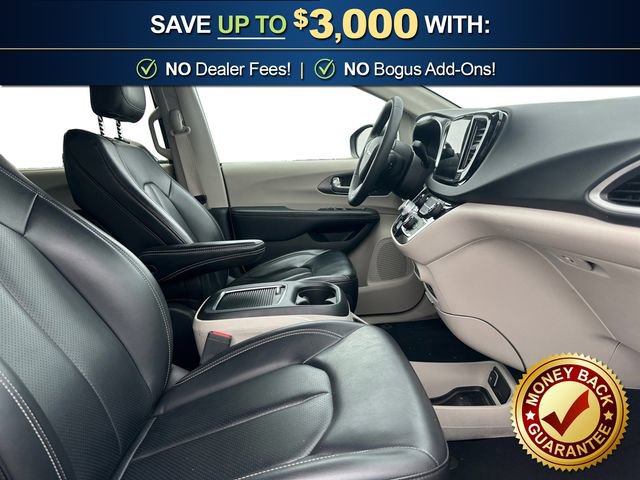 Used 2023 Chrysler Pacifica Touring-L FWD image 22