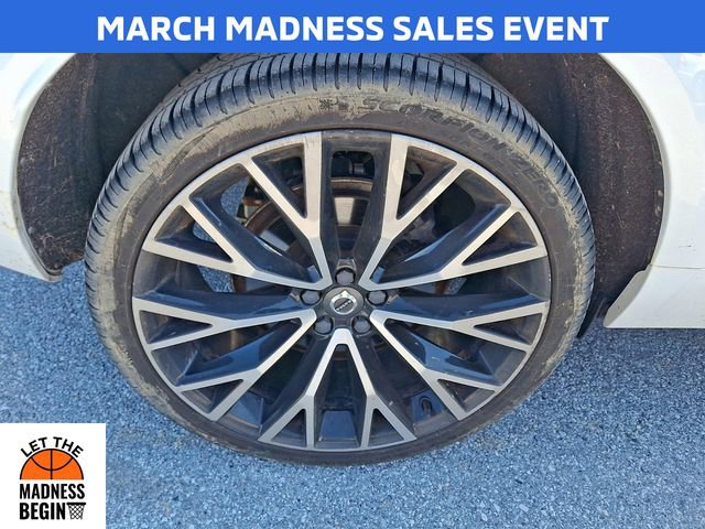Used 2018 Volvo XC60 T6 Momentum w/ Advanced Package image 9