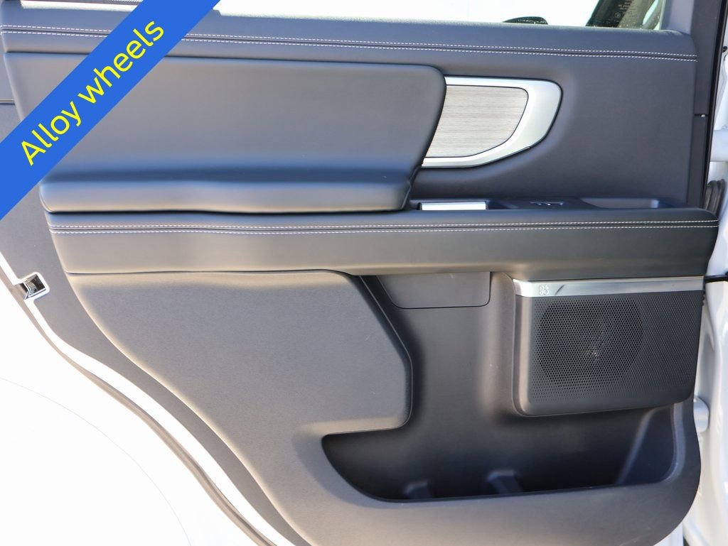 Certified 2025 Ford Expedition Platinum image 18