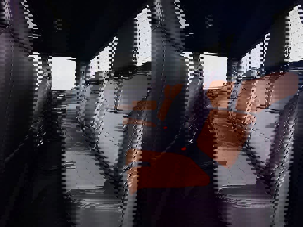 Used 2021 Chevrolet Silverado 1500 High Country w/ Technology Package image 17