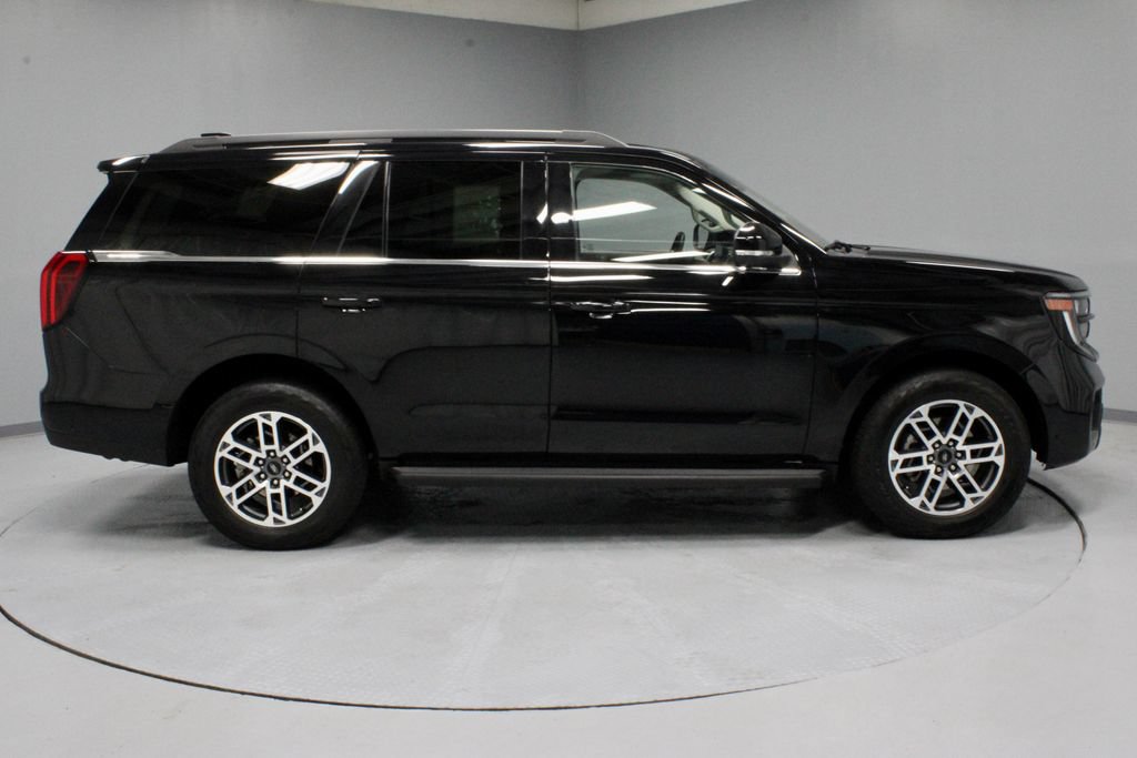 Certified 2025 Ford Expedition Active AWD/4WD image 12