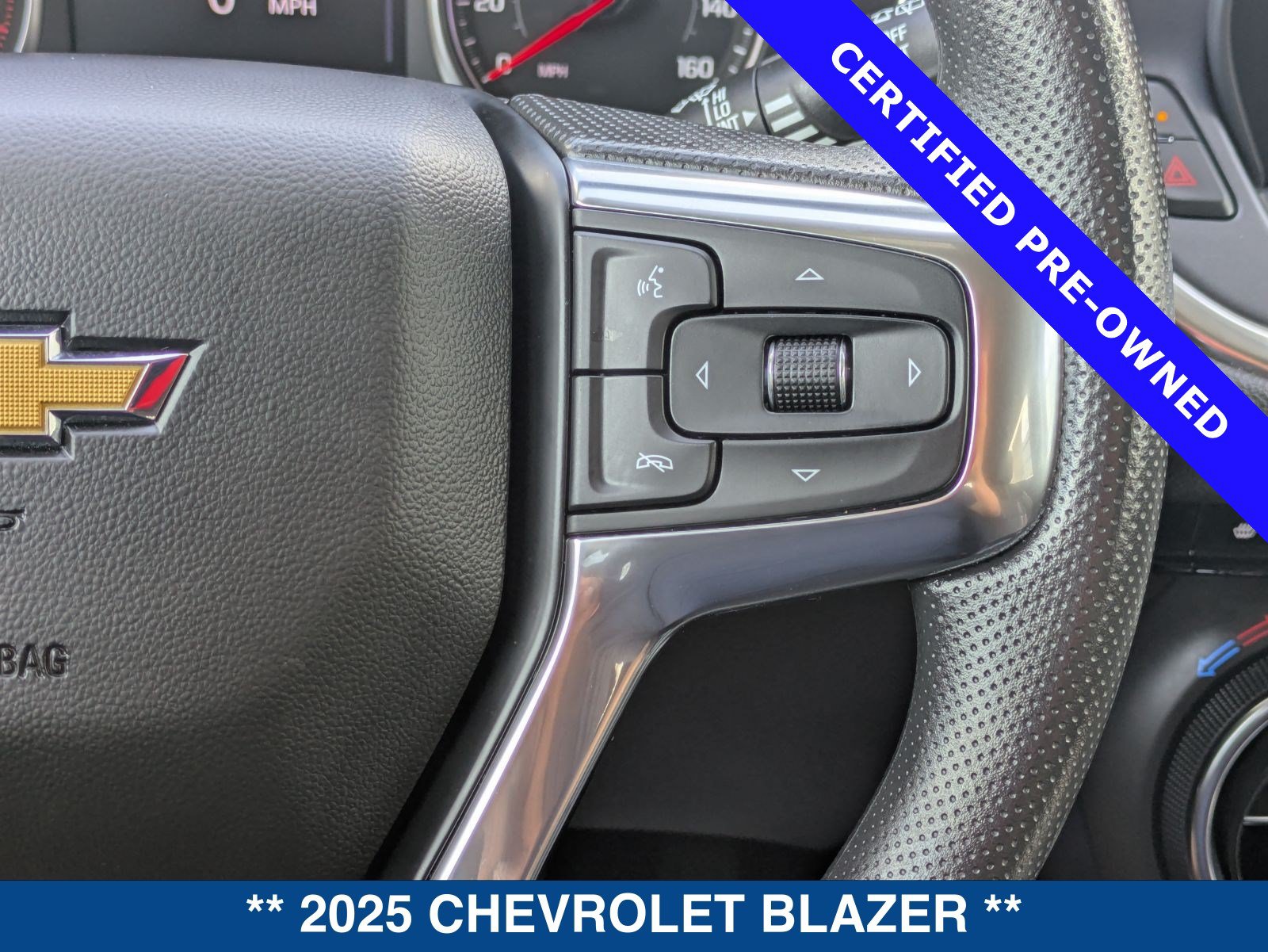 Used 2025 Chevrolet Blazer LT FWD image 26