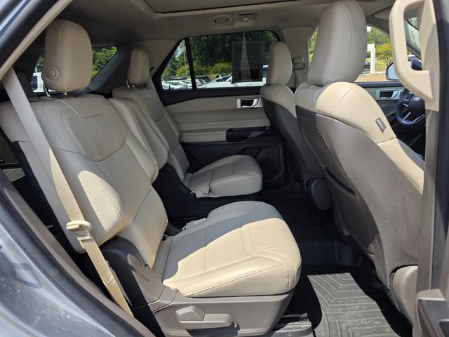 Certified 2020 Ford Explorer Platinum w/ Premium Technology Package AWD/4WD image 31